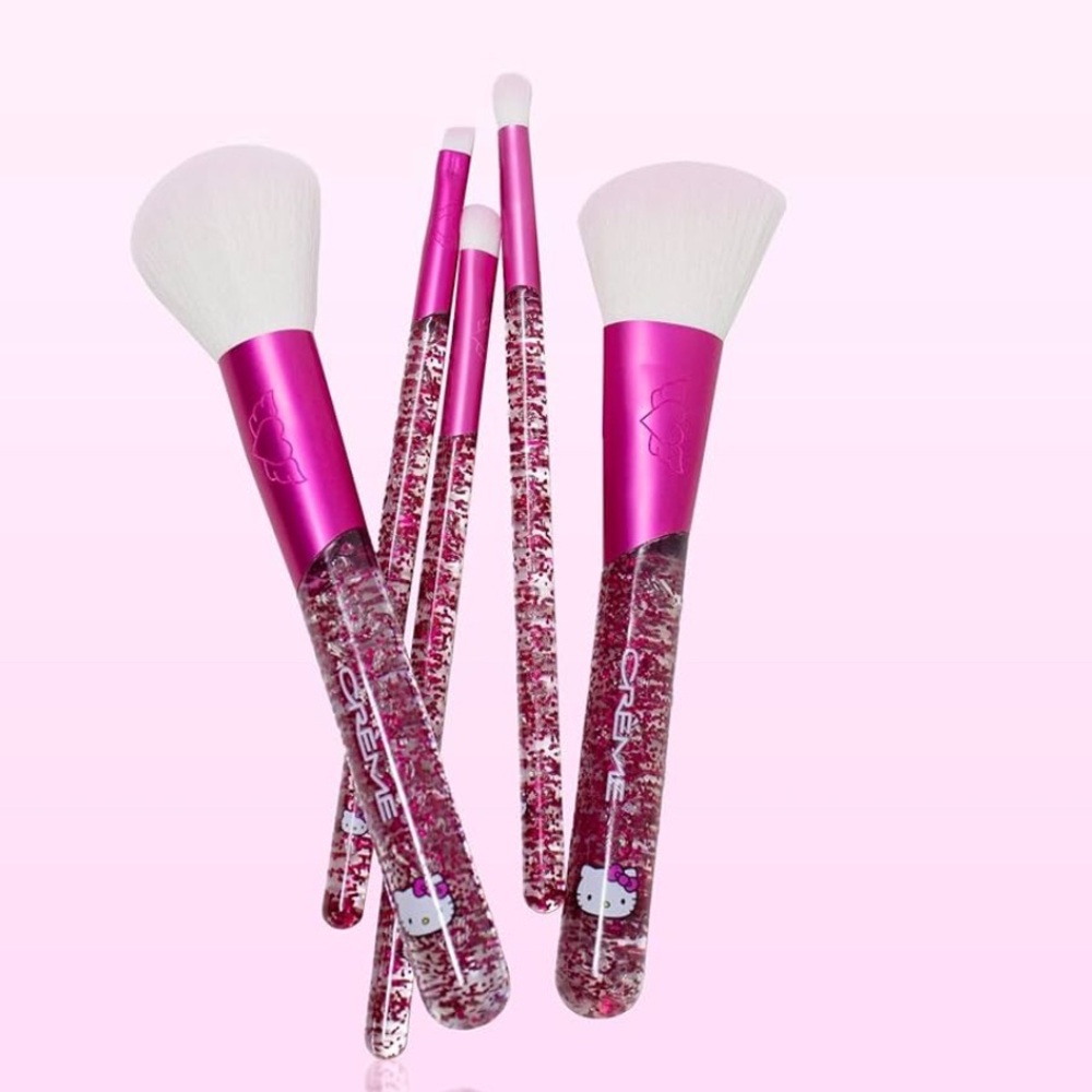 Hello Kitty Luv Wave Brush Set